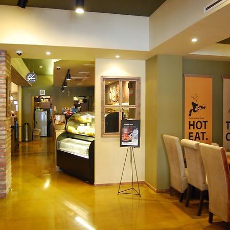 Arirang Tourist Hotel Changwon Exteriör bild