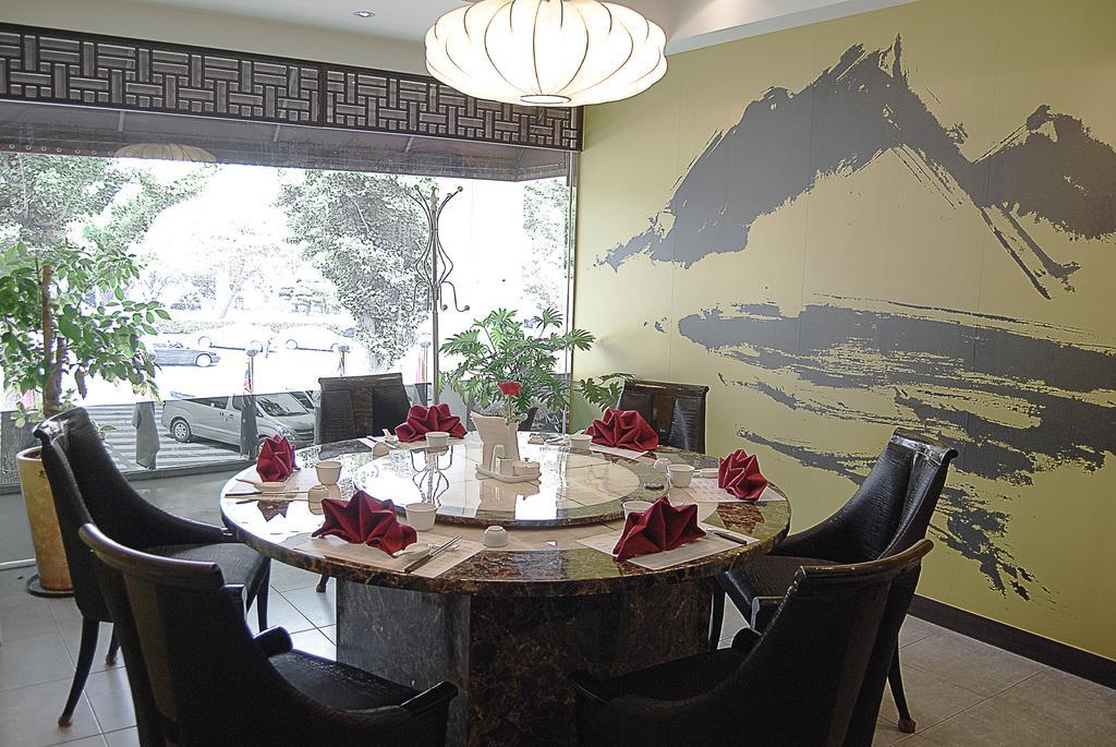 Arirang Tourist Hotel Changwon Exteriör bild
