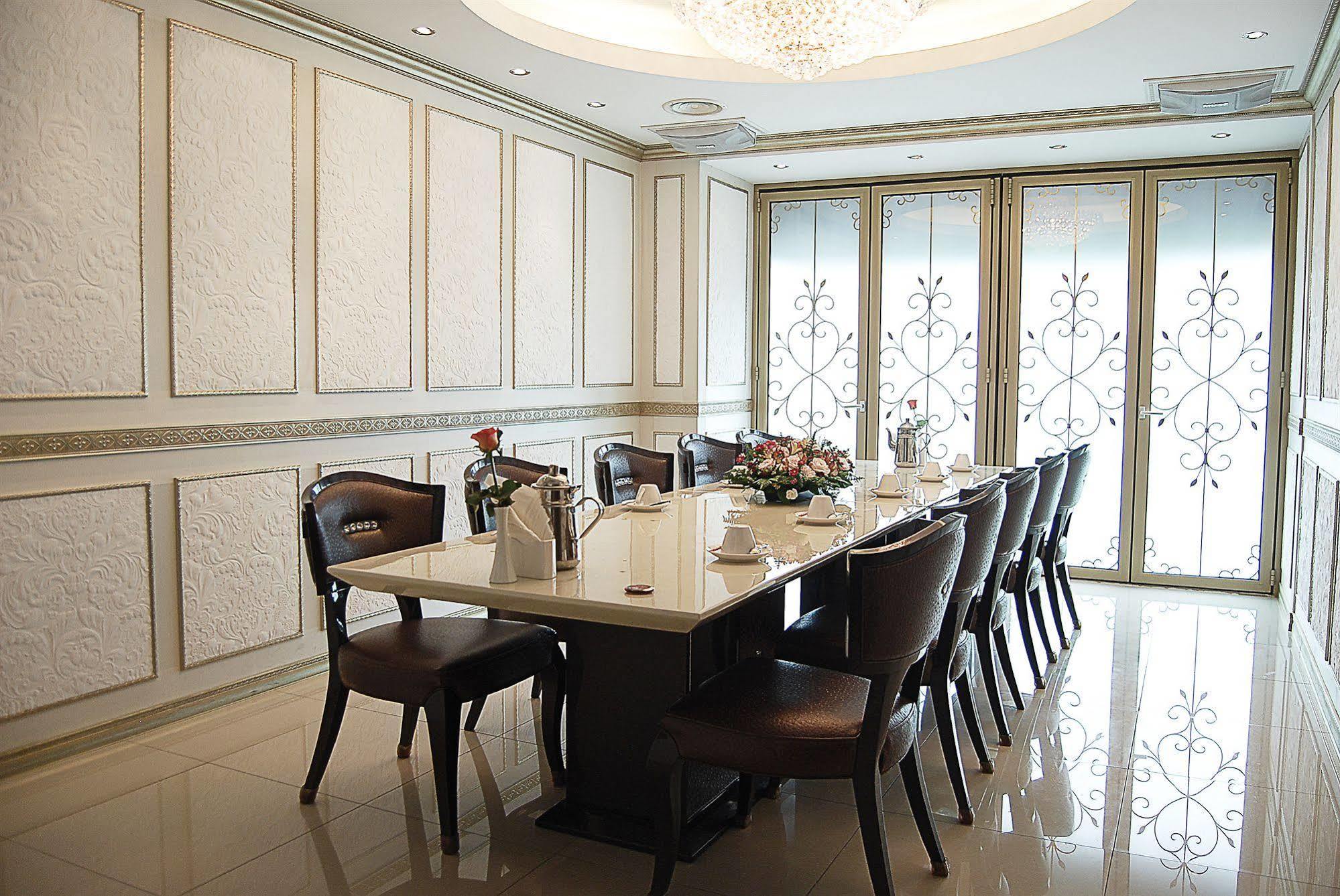 Arirang Tourist Hotel Changwon Exteriör bild