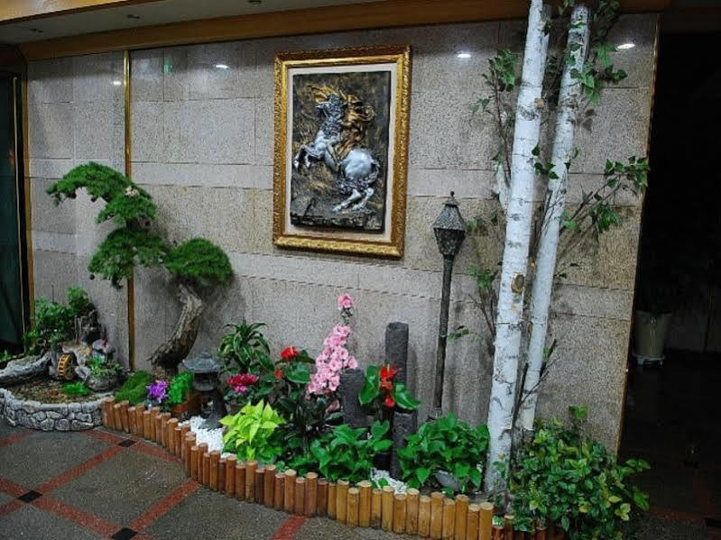 Arirang Tourist Hotel Changwon Exteriör bild